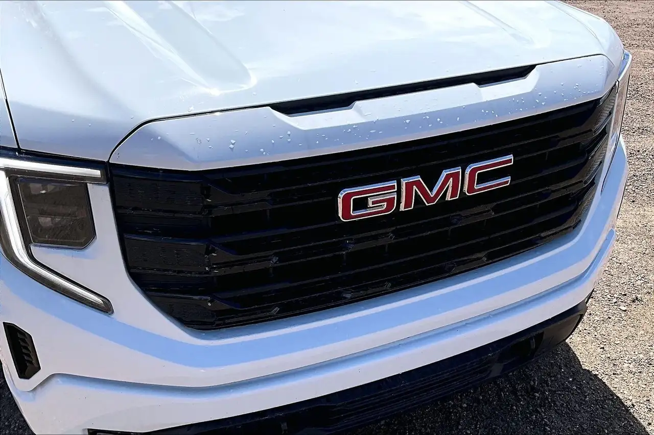 GMC Sierra 1500 снимка GMC Sierra 1500