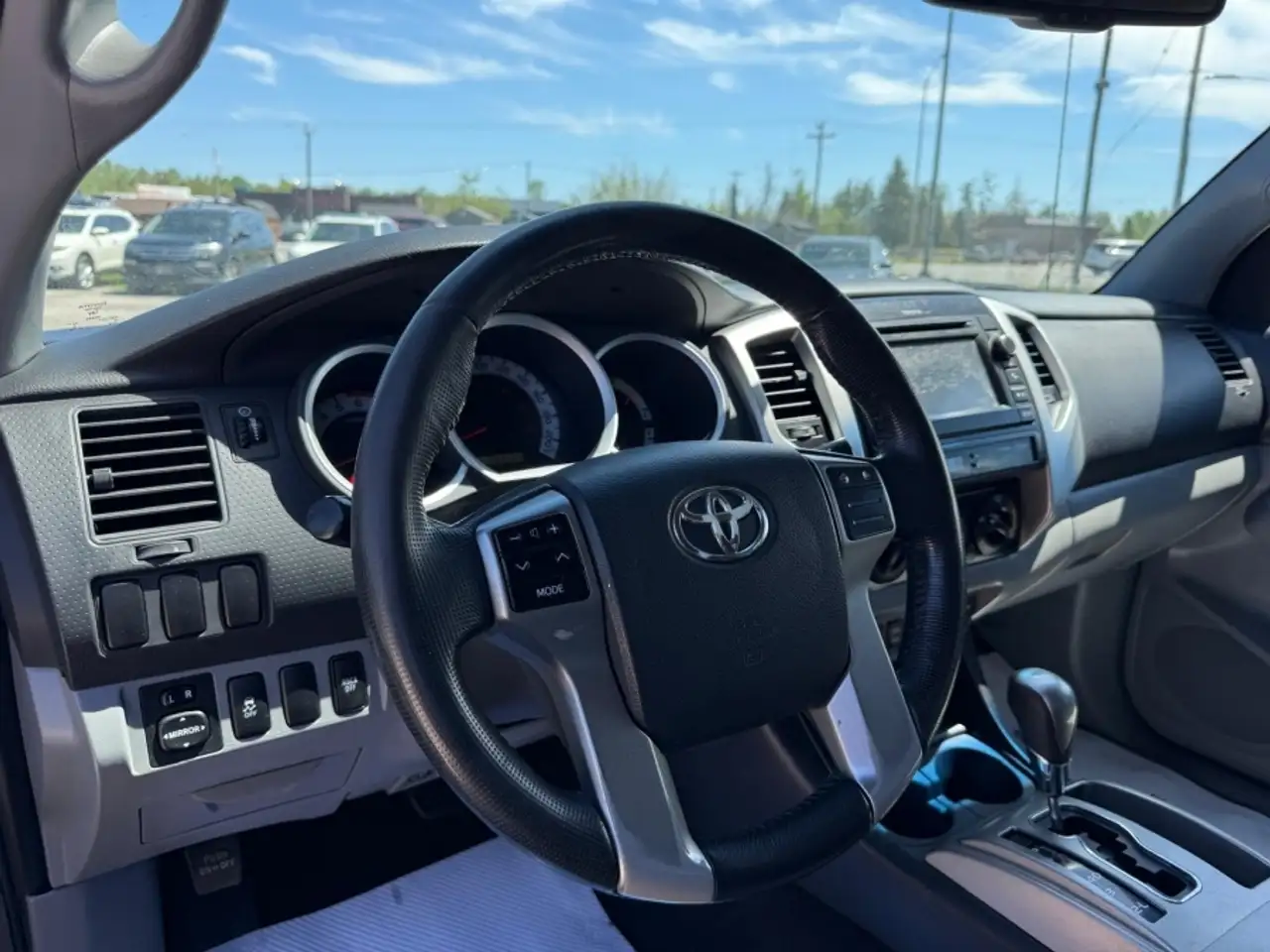 Toyota Tacoma снимка Toyota Tacoma
