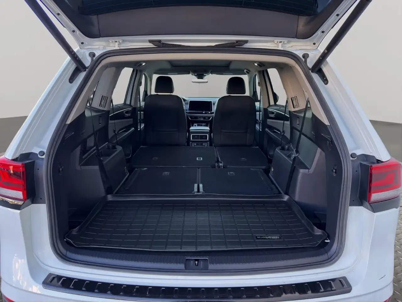 Volkswagen Atlas photo Volkswagen Atlas