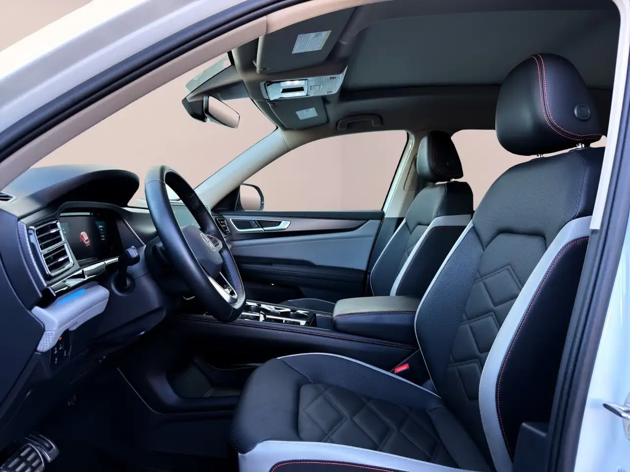 Volkswagen Atlas photo Volkswagen Atlas