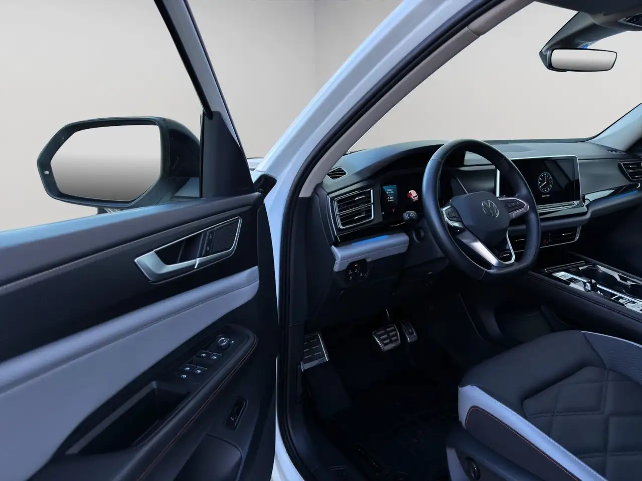 Volkswagen Atlas photo Volkswagen Atlas