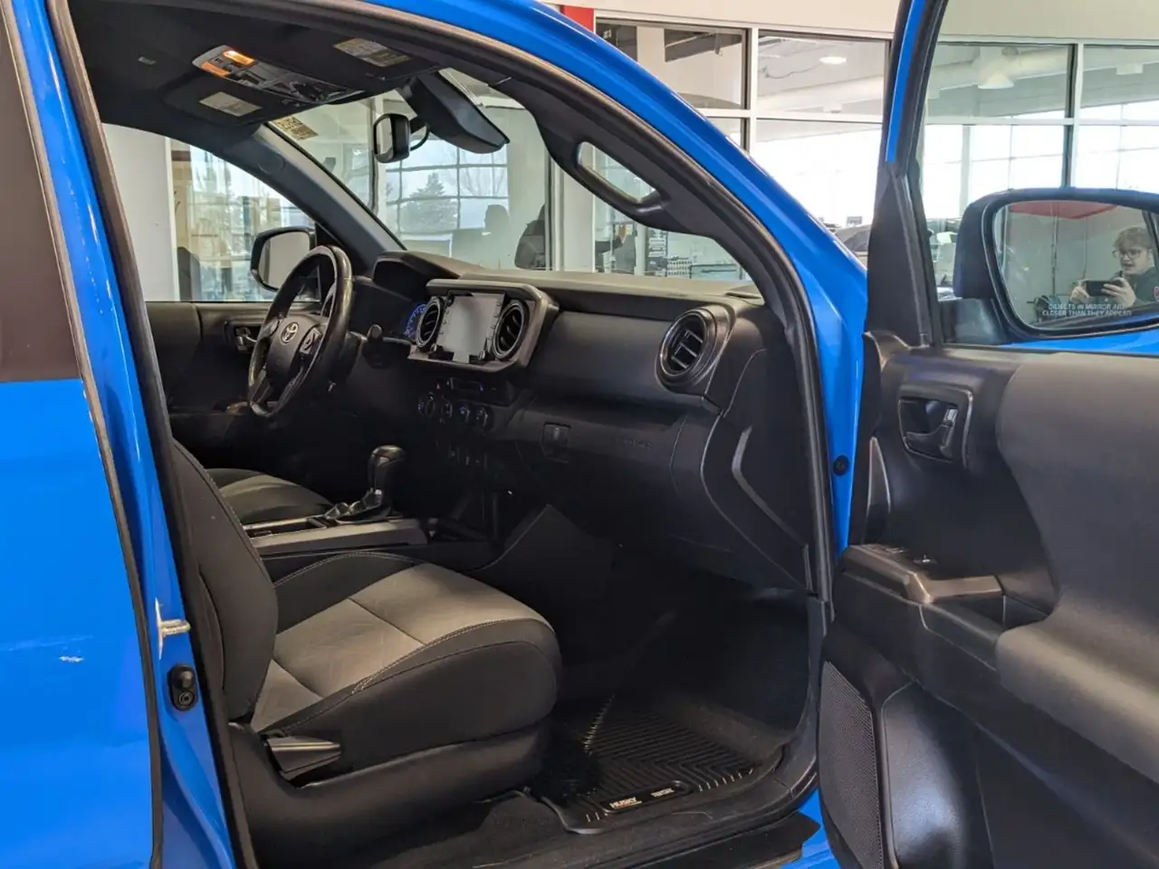 Toyota Tacoma снимка Toyota Tacoma