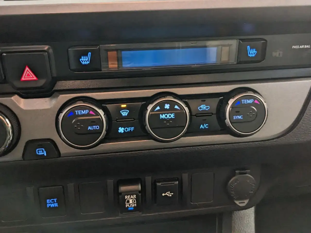 Toyota Tacoma снимка Toyota Tacoma