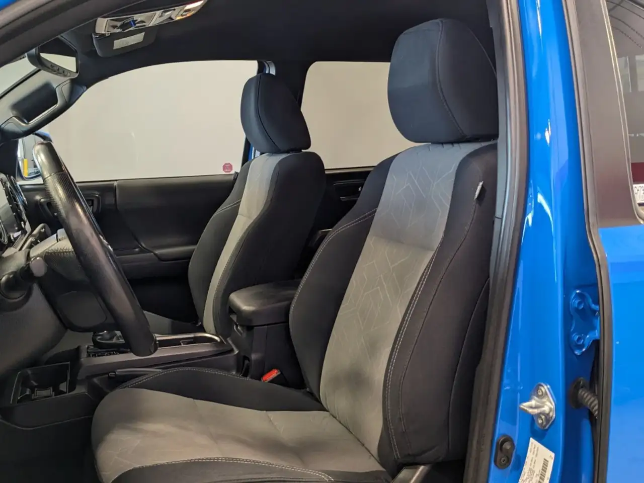 Toyota Tacoma снимка Toyota Tacoma