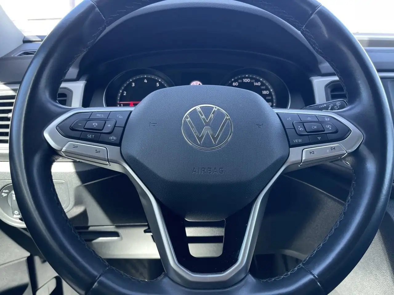 Volkswagen Atlas снимка Volkswagen Atlas