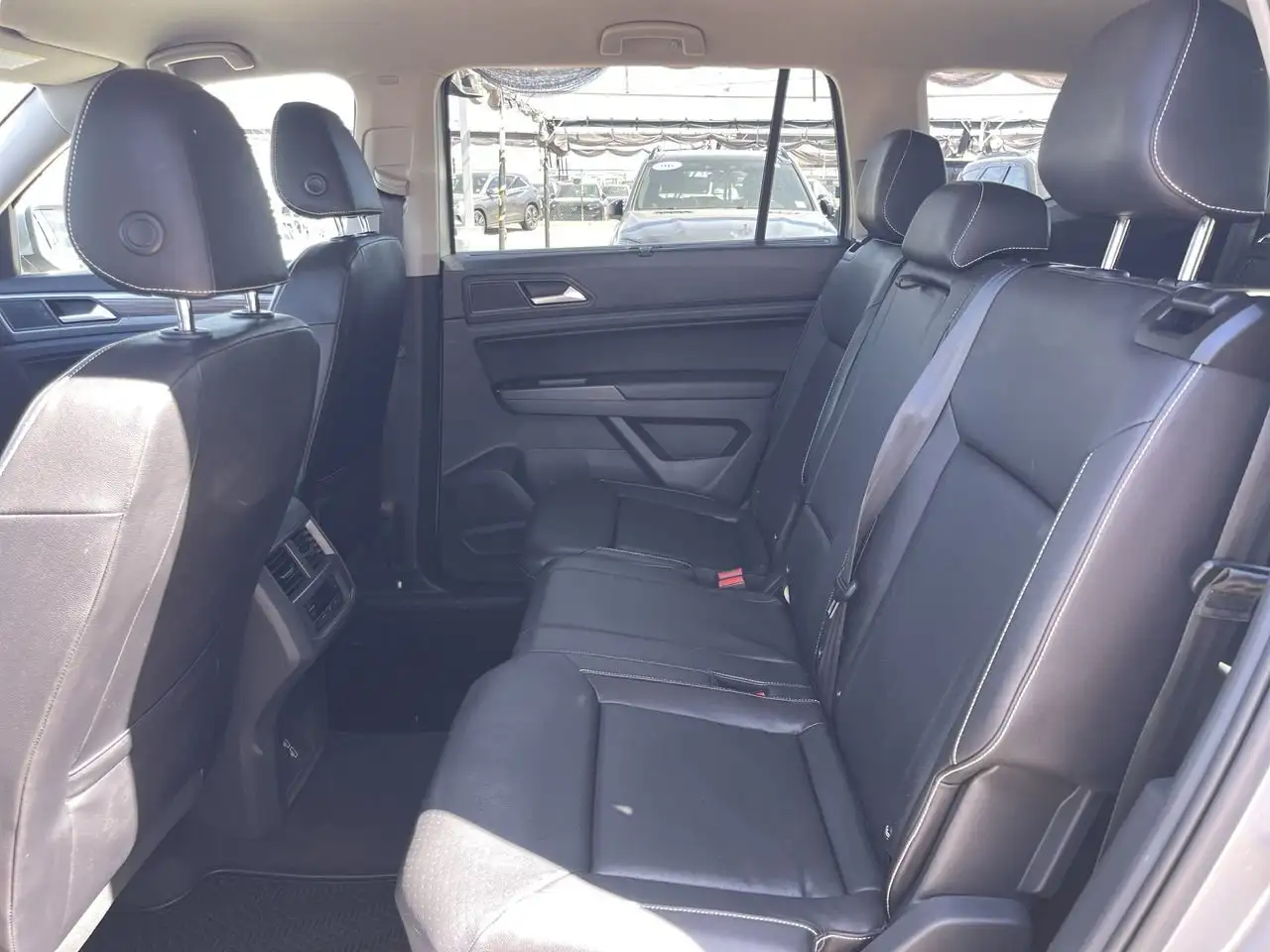 Volkswagen Atlas снимка Volkswagen Atlas