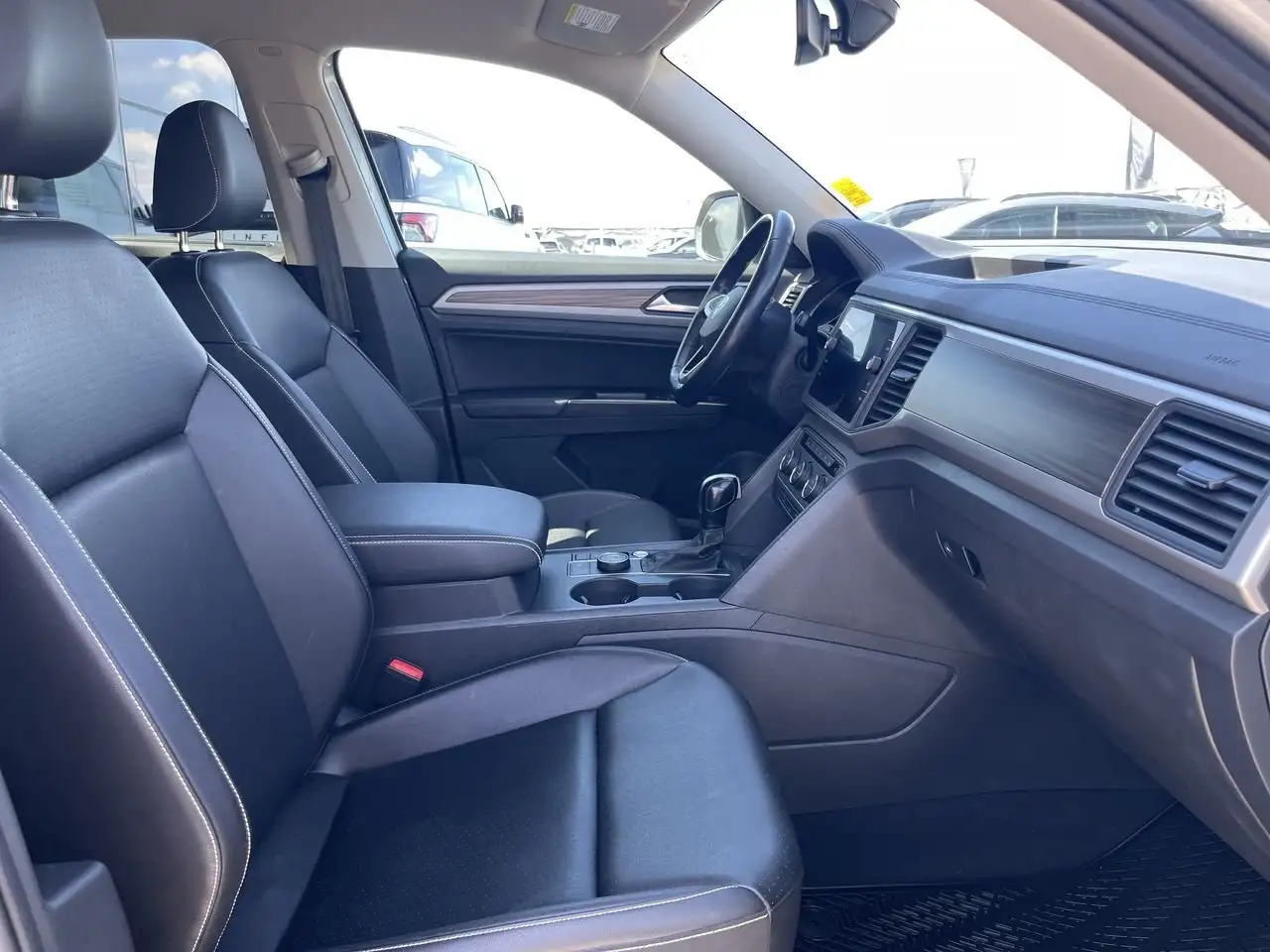 Volkswagen Atlas снимка Volkswagen Atlas