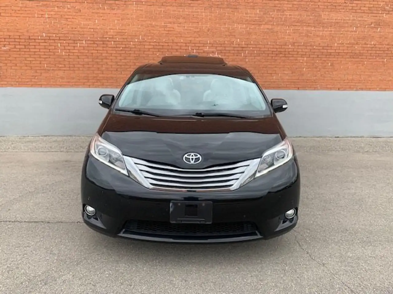 Toyota Sienna photo Toyota Sienna