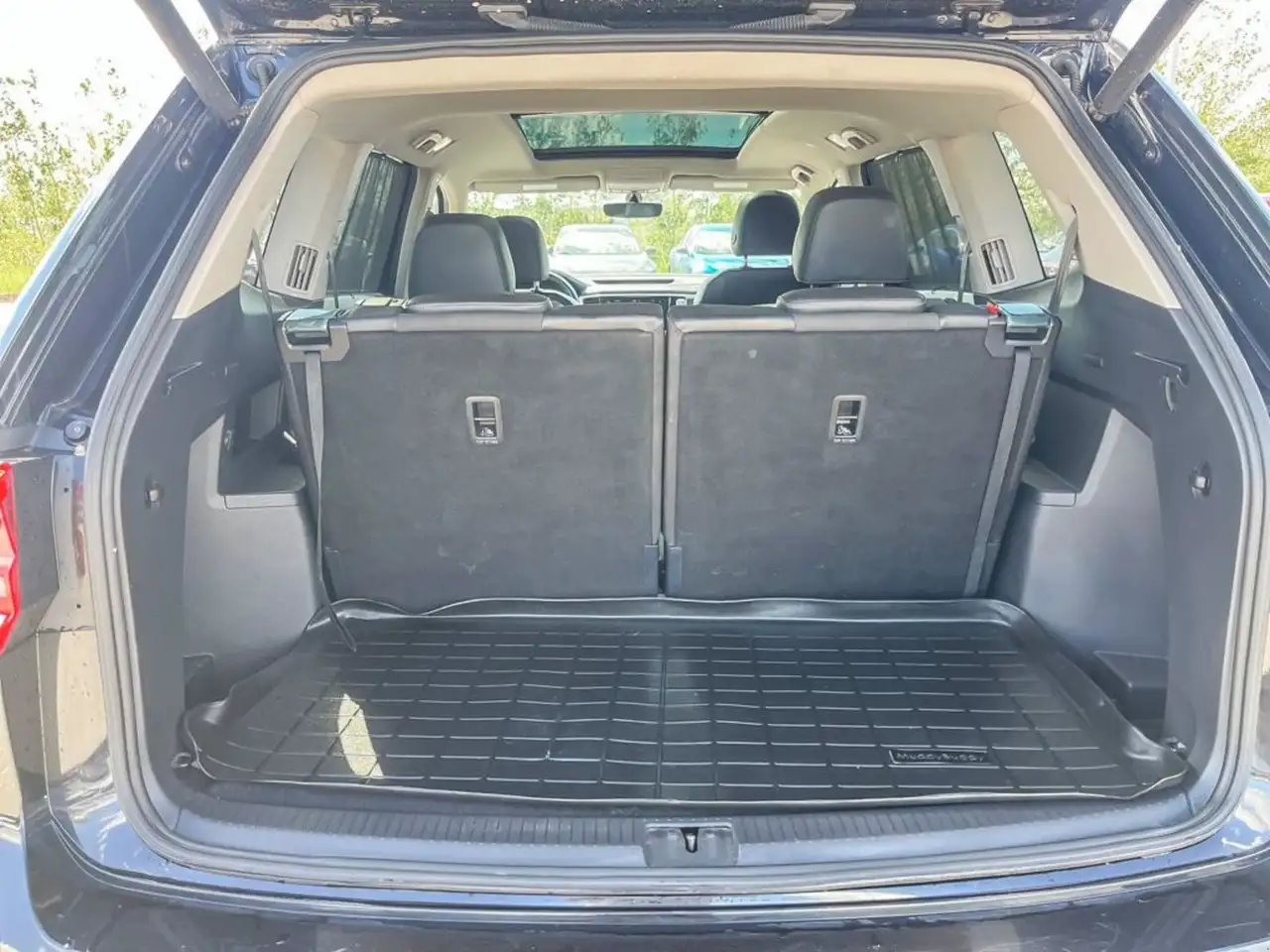 Volkswagen Atlas снимка Volkswagen Atlas