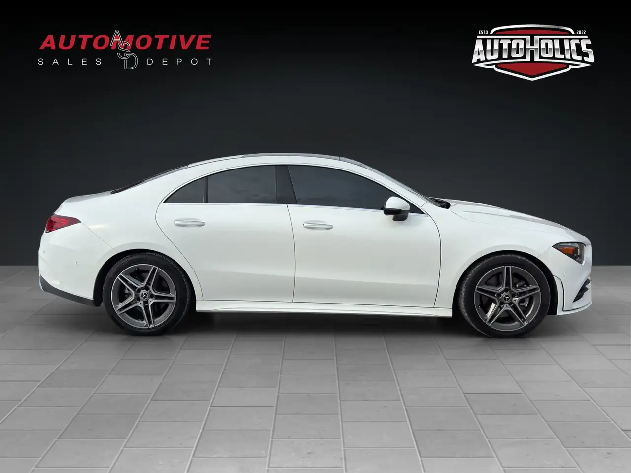 Mercedes-Benz CLA снимка Mercedes-Benz CLA