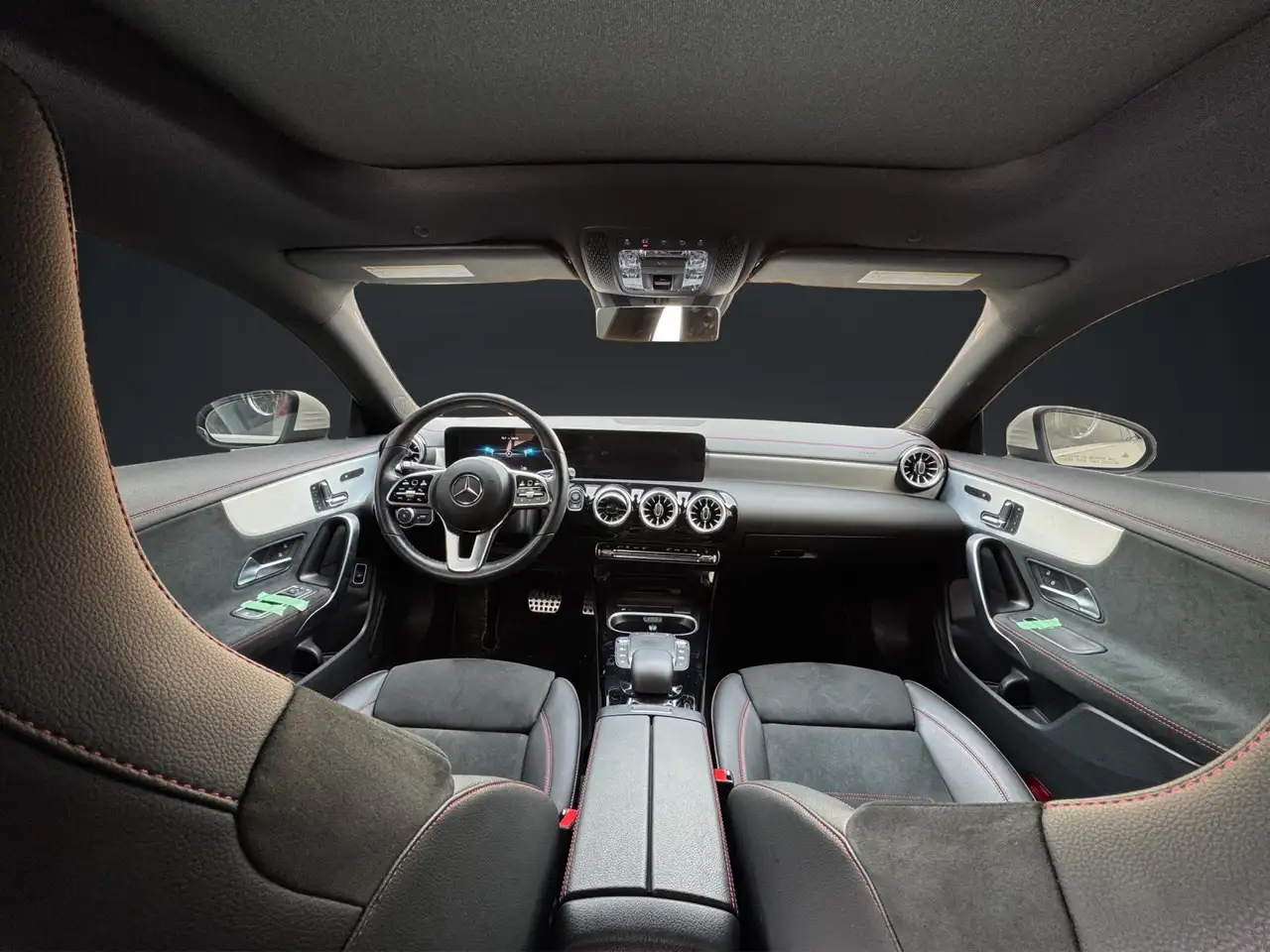 Mercedes-Benz CLA снимка Mercedes-Benz CLA