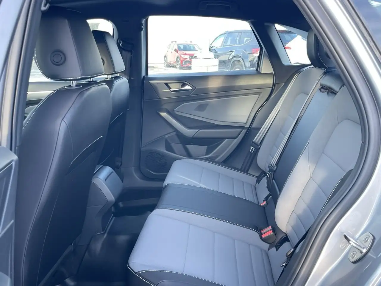 Volkswagen Jetta снимка Volkswagen Jetta