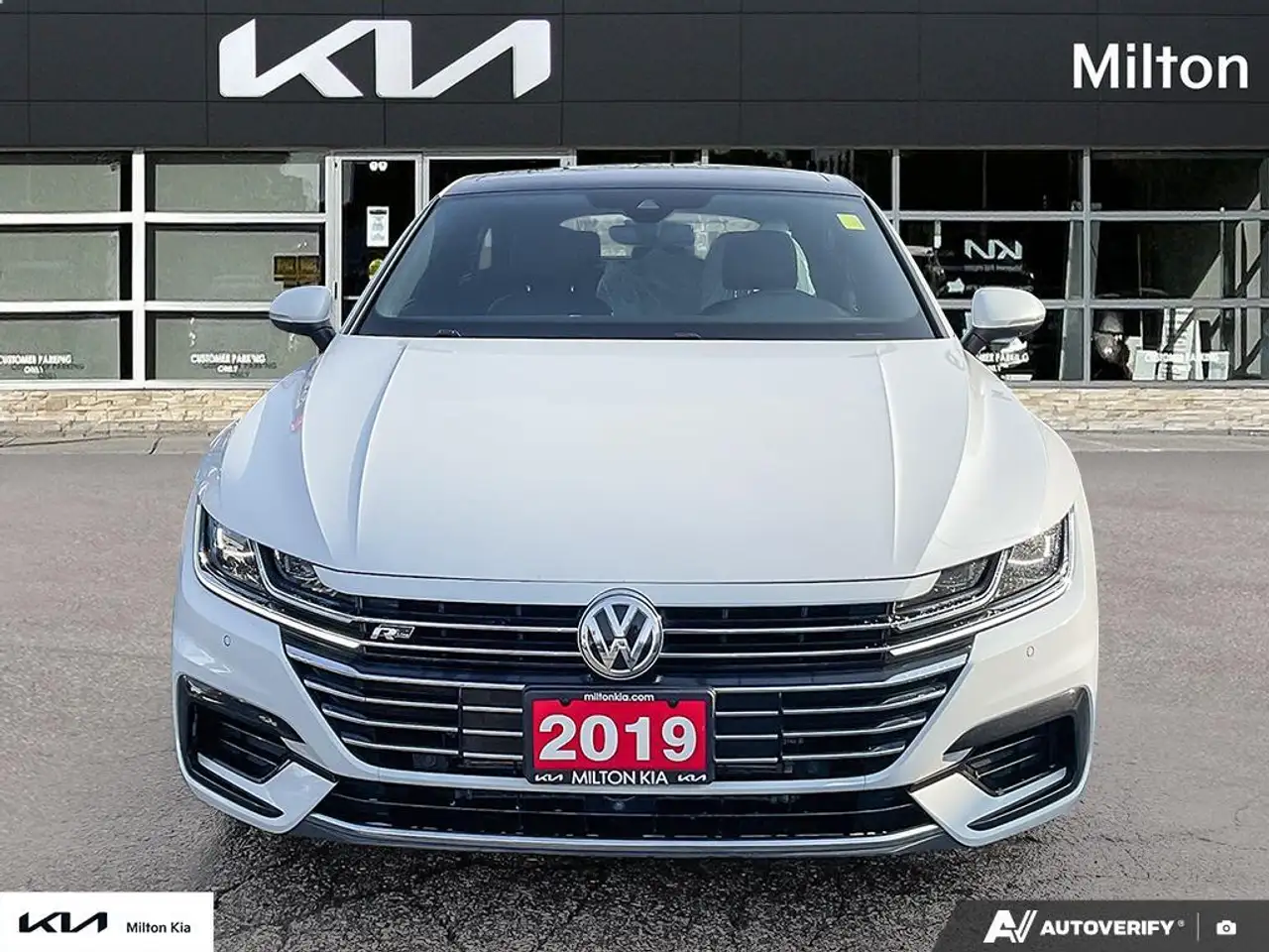 Volkswagen Arteon снимка Volkswagen Arteon