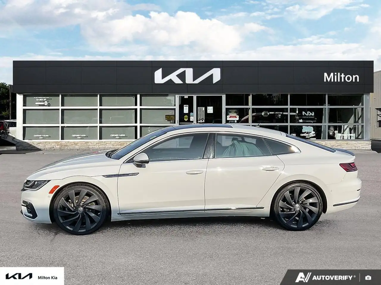 Volkswagen Arteon снимка Volkswagen Arteon