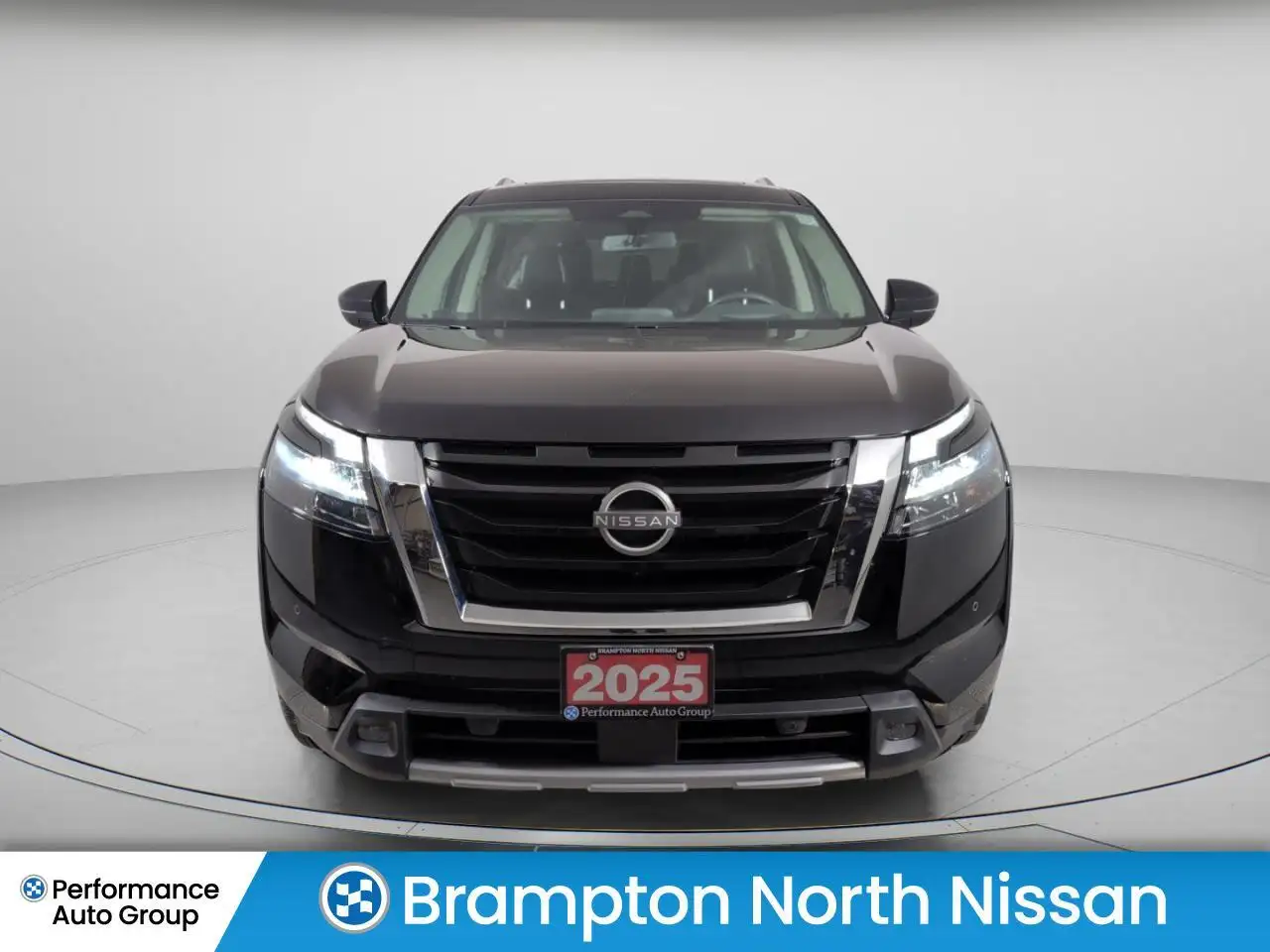 Nissan Pathfinder снимка Nissan Pathfinder
