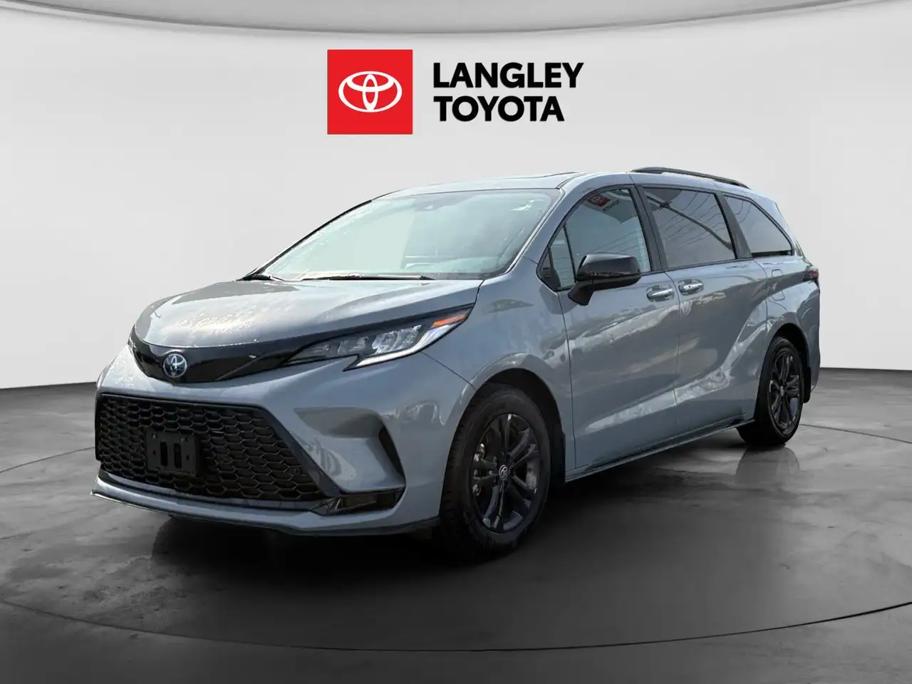 Toyota Sienna снимка Toyota Sienna