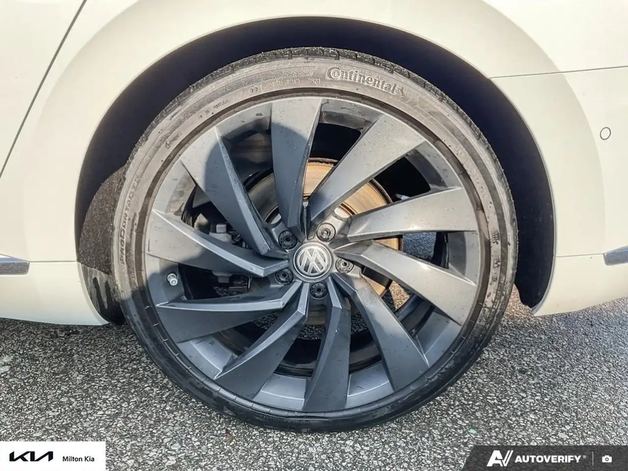 Volkswagen Arteon снимка Volkswagen Arteon
