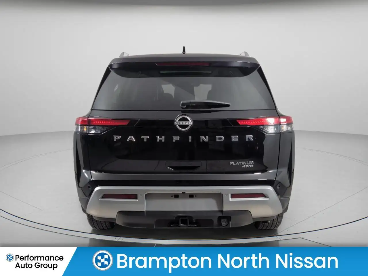 Nissan Pathfinder снимка Nissan Pathfinder