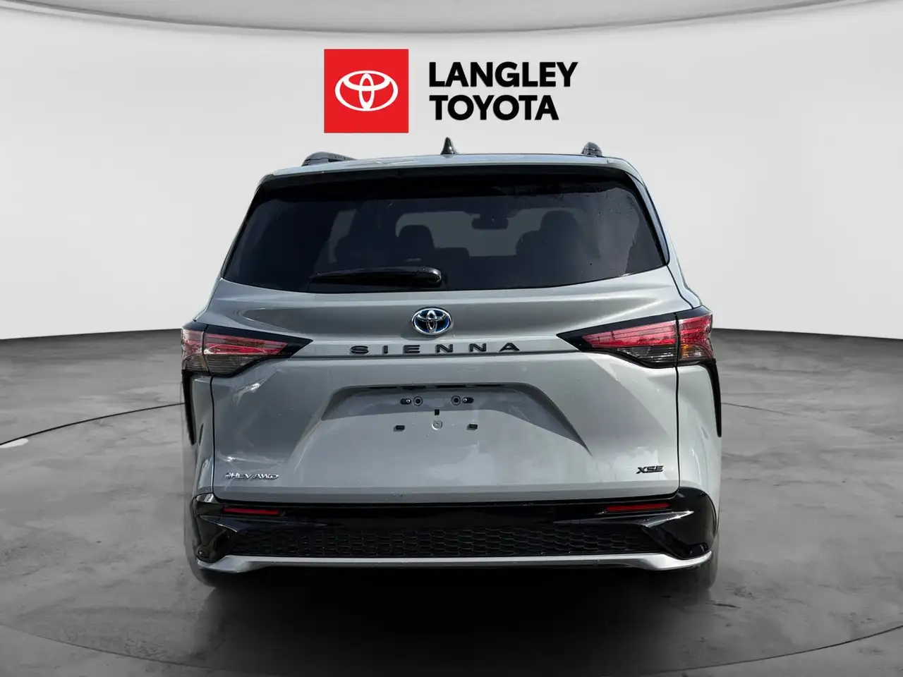 Toyota Sienna снимка Toyota Sienna