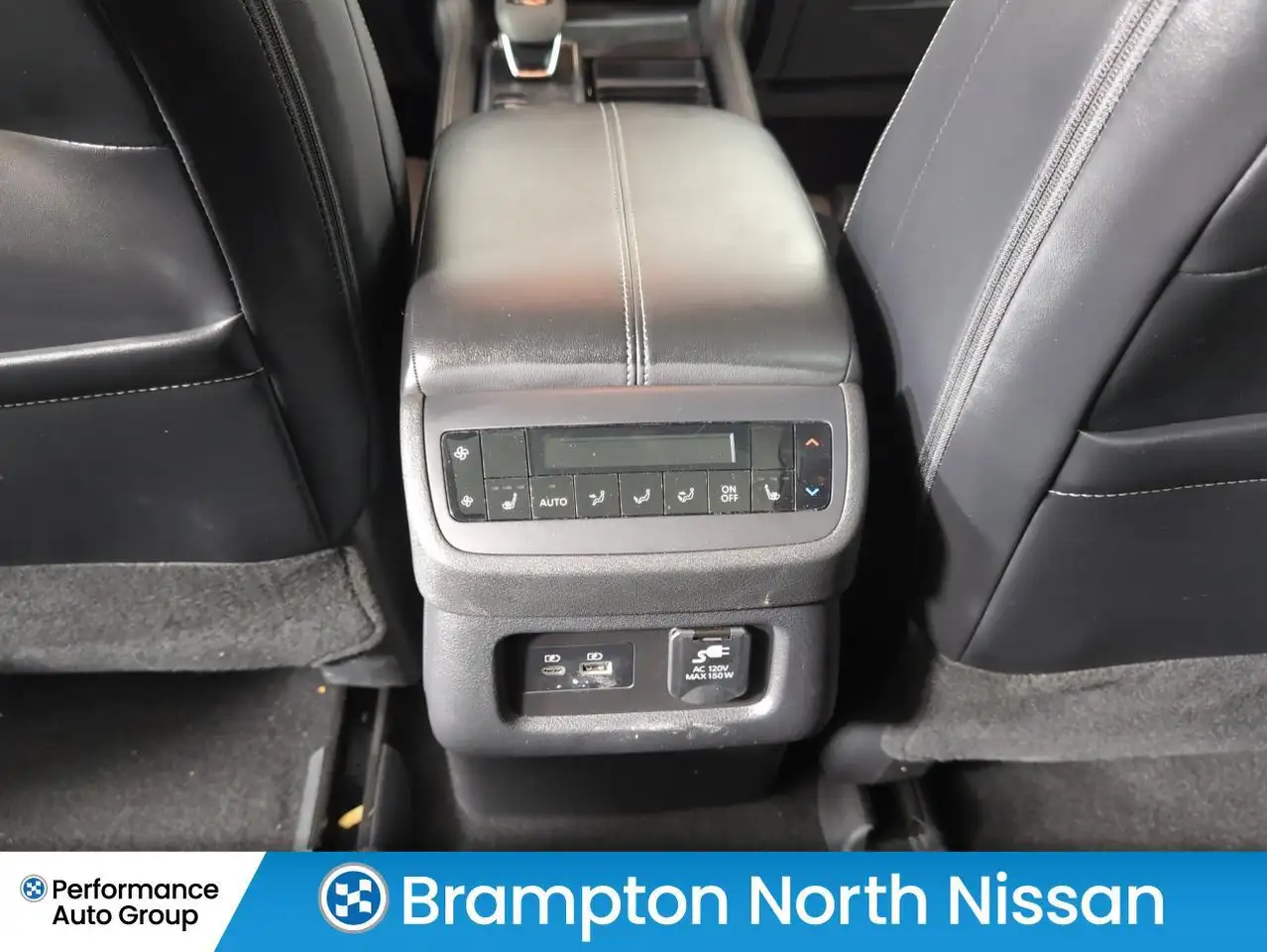 Nissan Pathfinder снимка Nissan Pathfinder