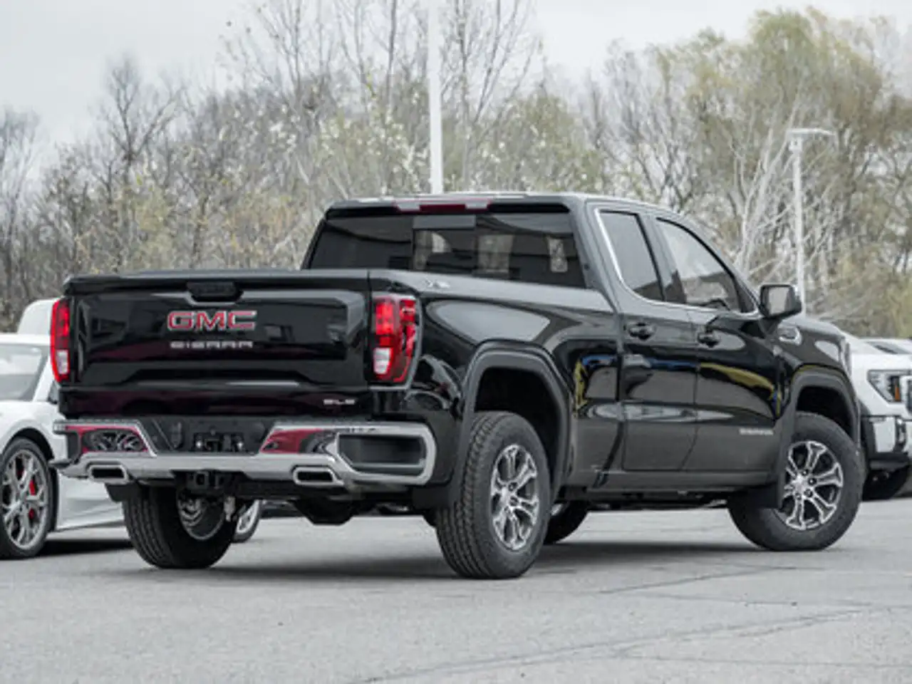 GMC Sierra 1500 снимка GMC Sierra 1500
