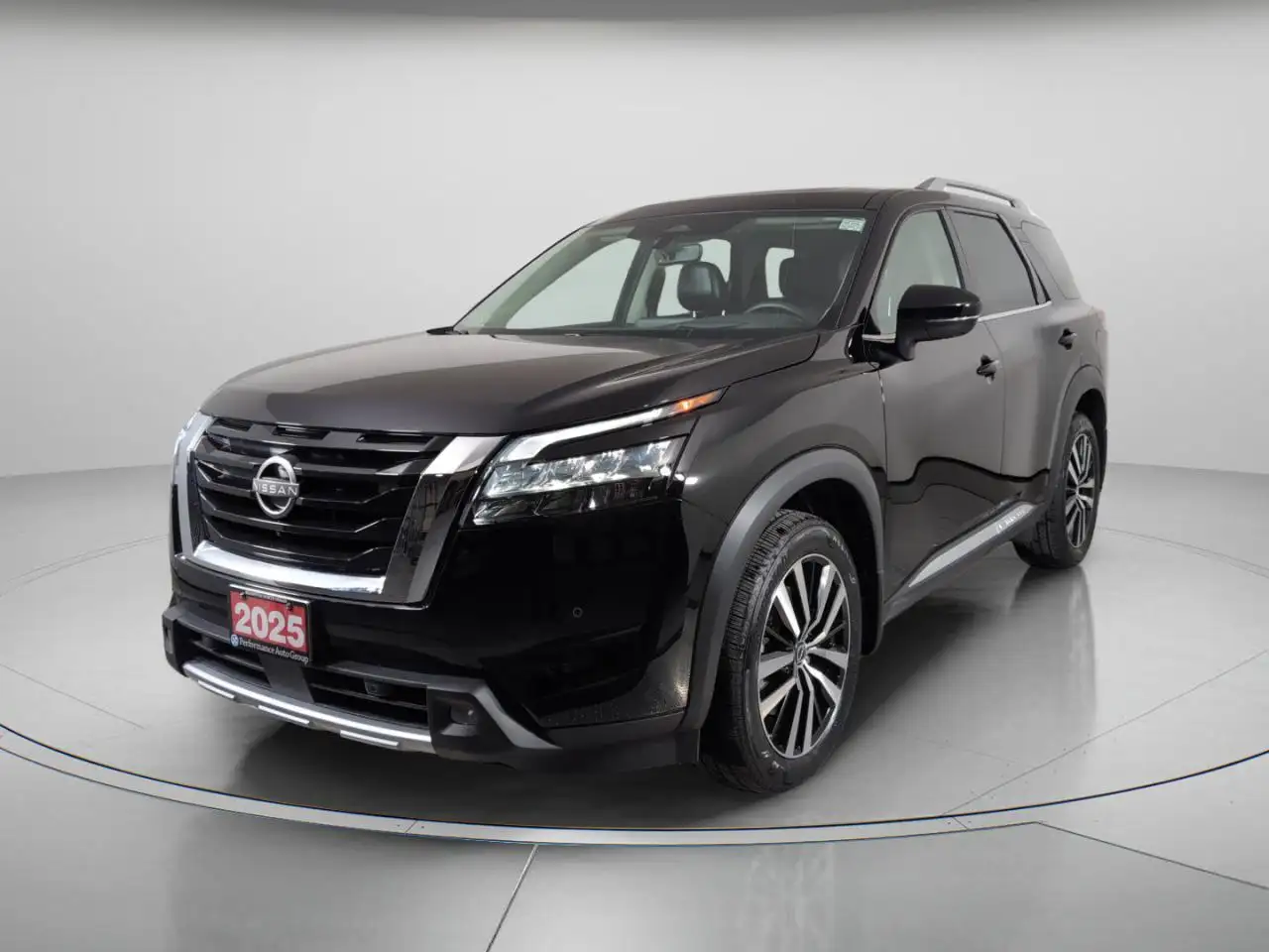 Nissan Pathfinder снимка Nissan Pathfinder