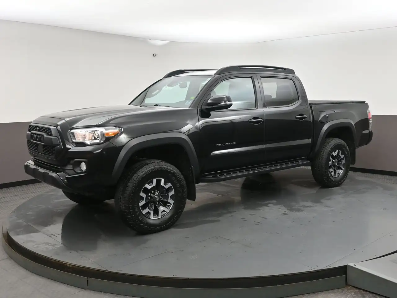 Toyota Tacoma снимка Toyota Tacoma