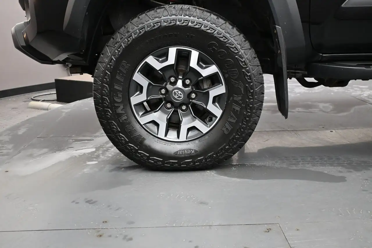 Toyota Tacoma снимка Toyota Tacoma