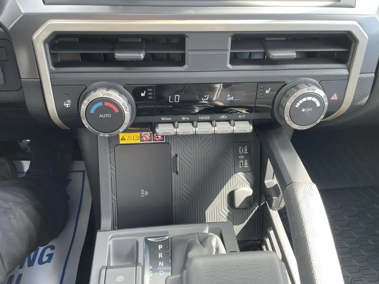 Toyota Tacoma снимка Toyota Tacoma
