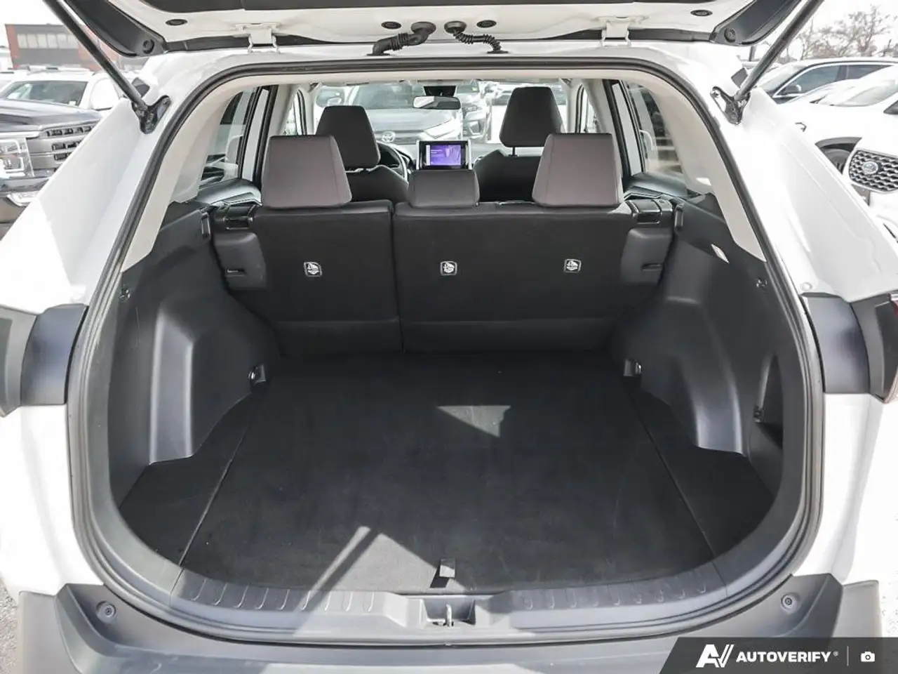 Toyota RAV 4 снимка Toyota RAV 4