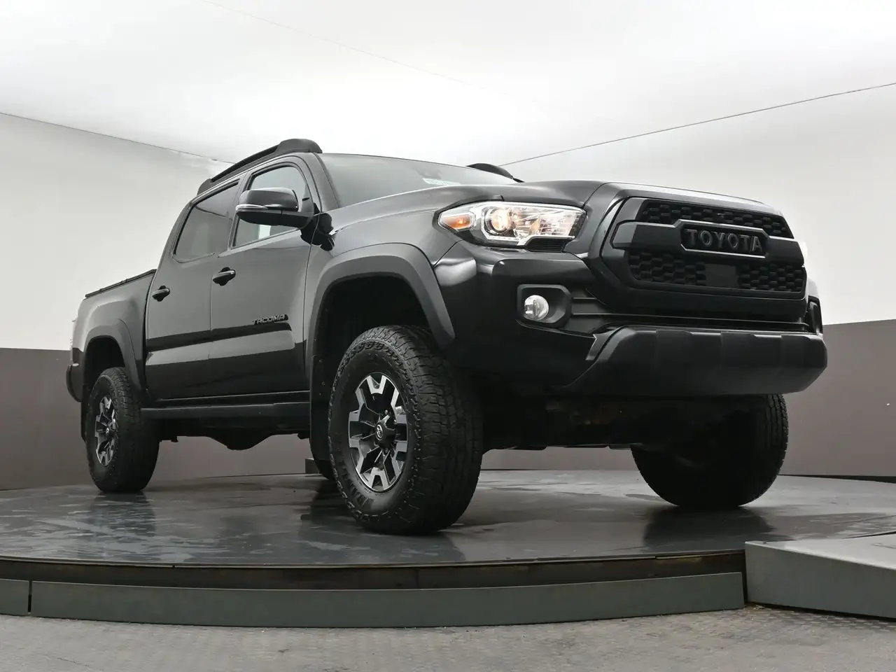 Toyota Tacoma снимка Toyota Tacoma