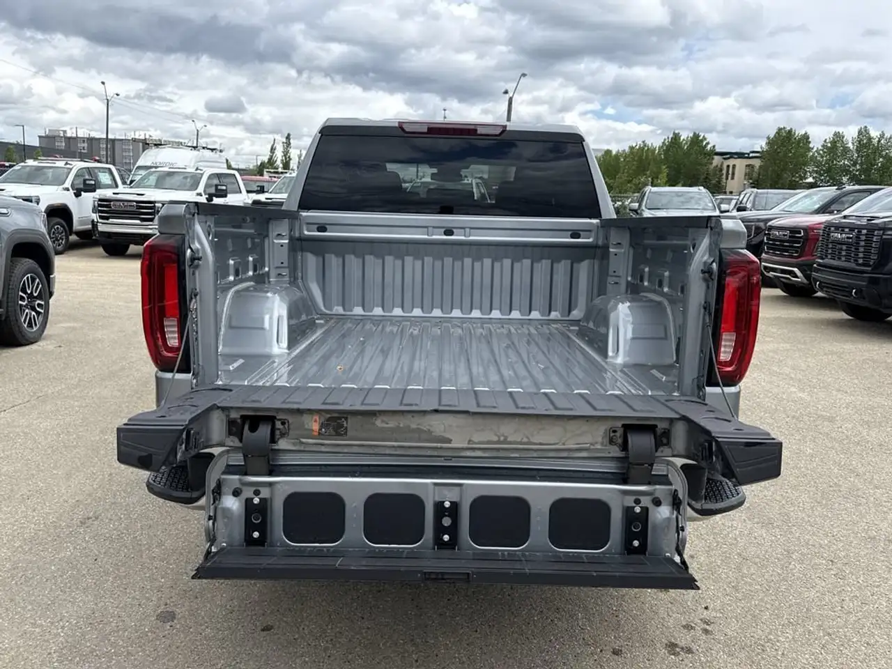 GMC Sierra 1500 photo GMC Sierra 1500