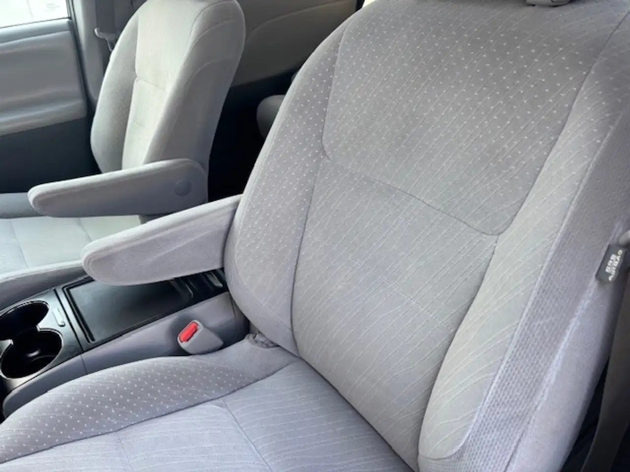 Toyota Sienna снимка Toyota Sienna