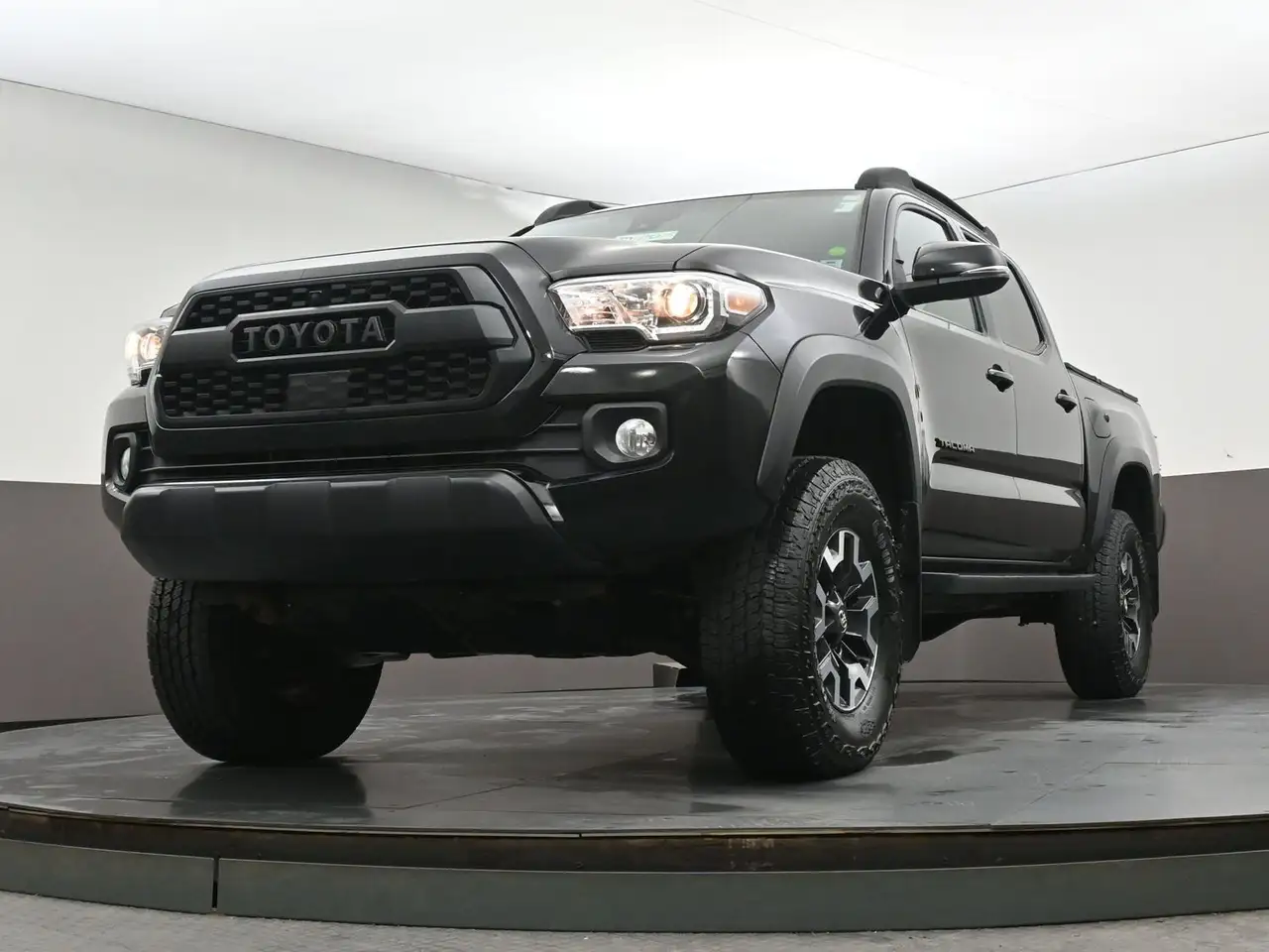 Toyota Tacoma снимка Toyota Tacoma