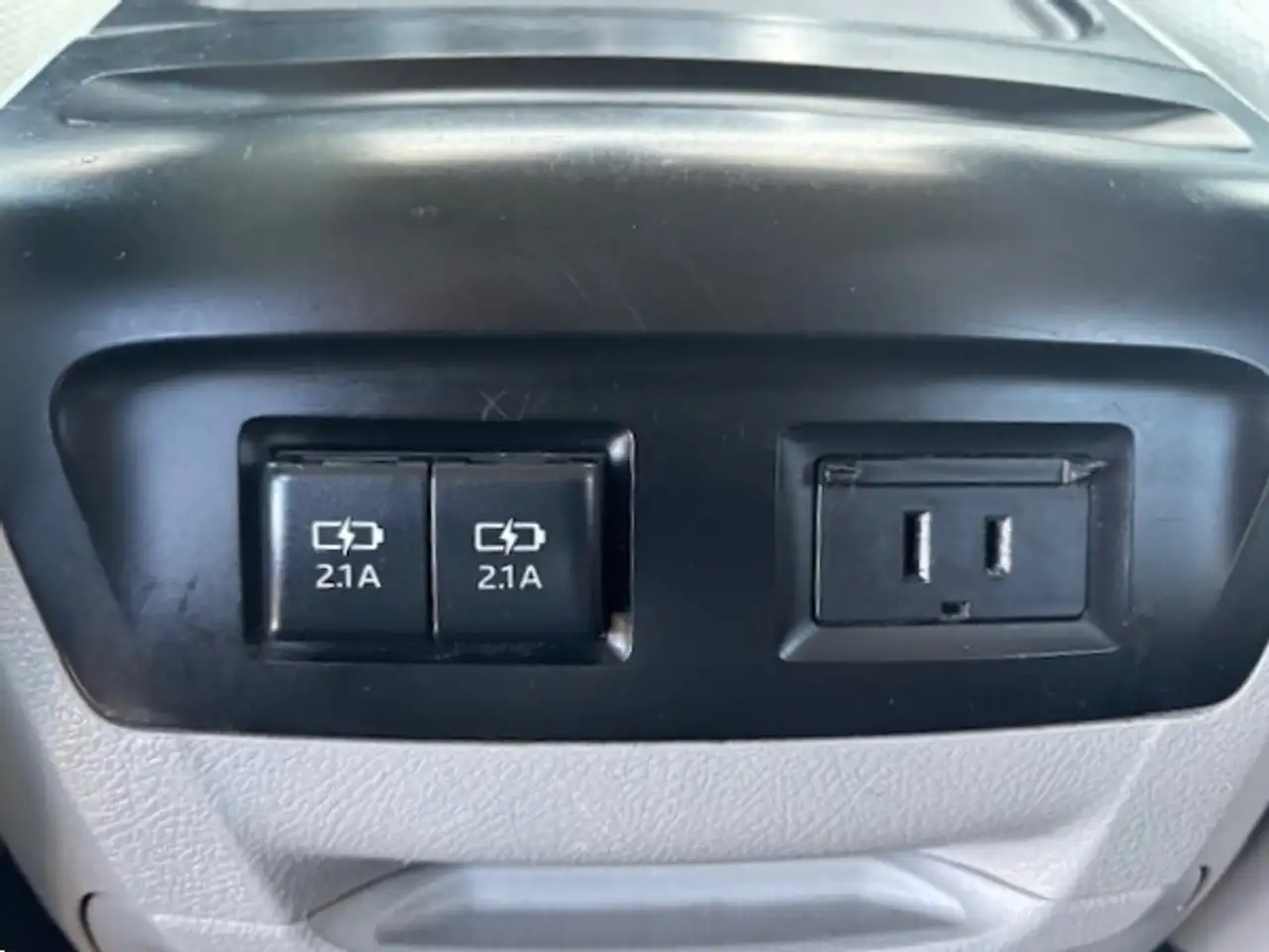 Toyota Sienna снимка Toyota Sienna