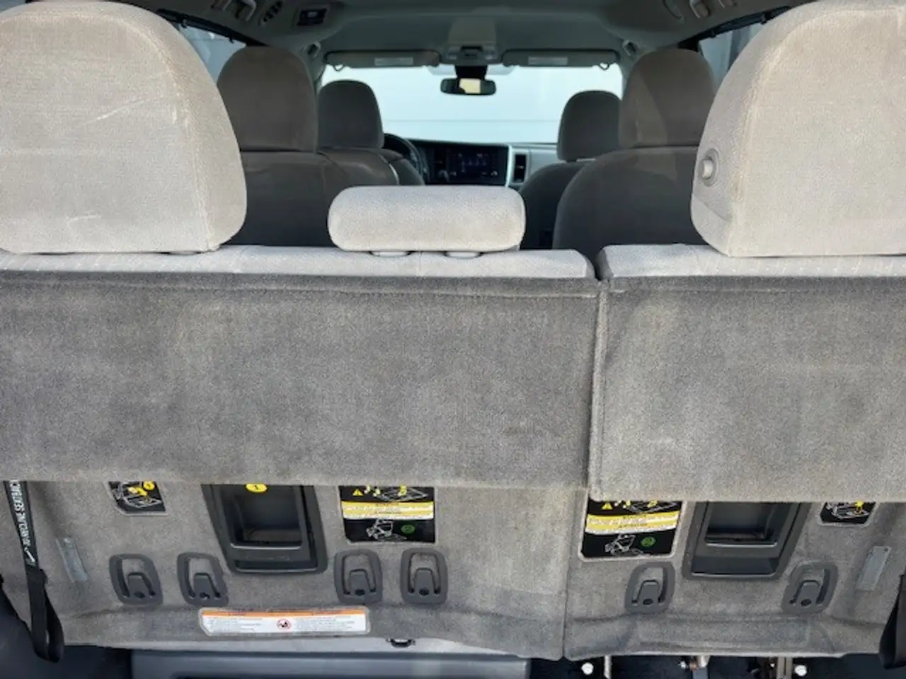 Toyota Sienna снимка Toyota Sienna