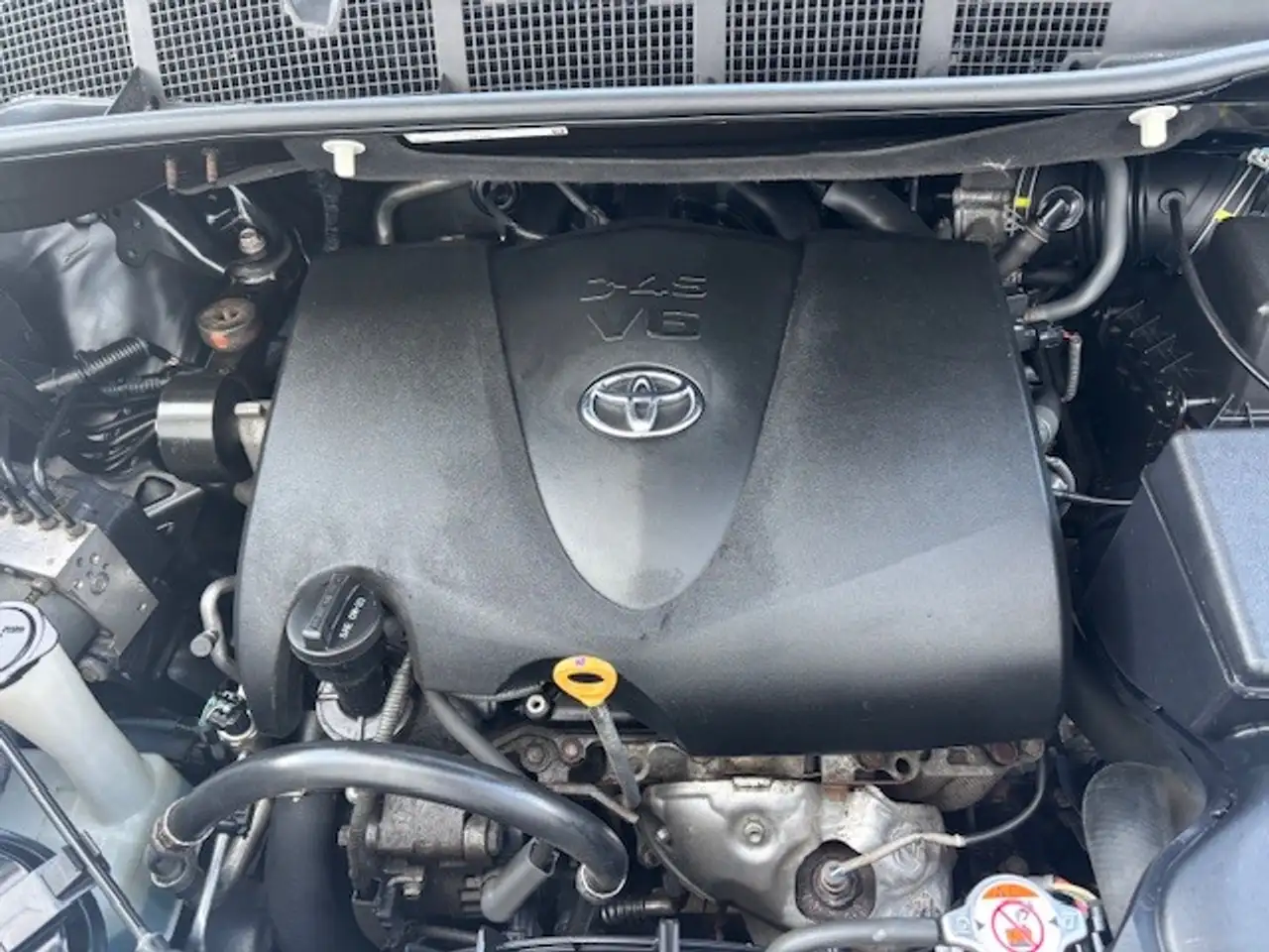 Toyota Sienna снимка Toyota Sienna