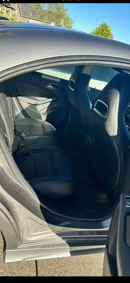 Mercedes-Benz CLA снимка Mercedes-Benz CLA