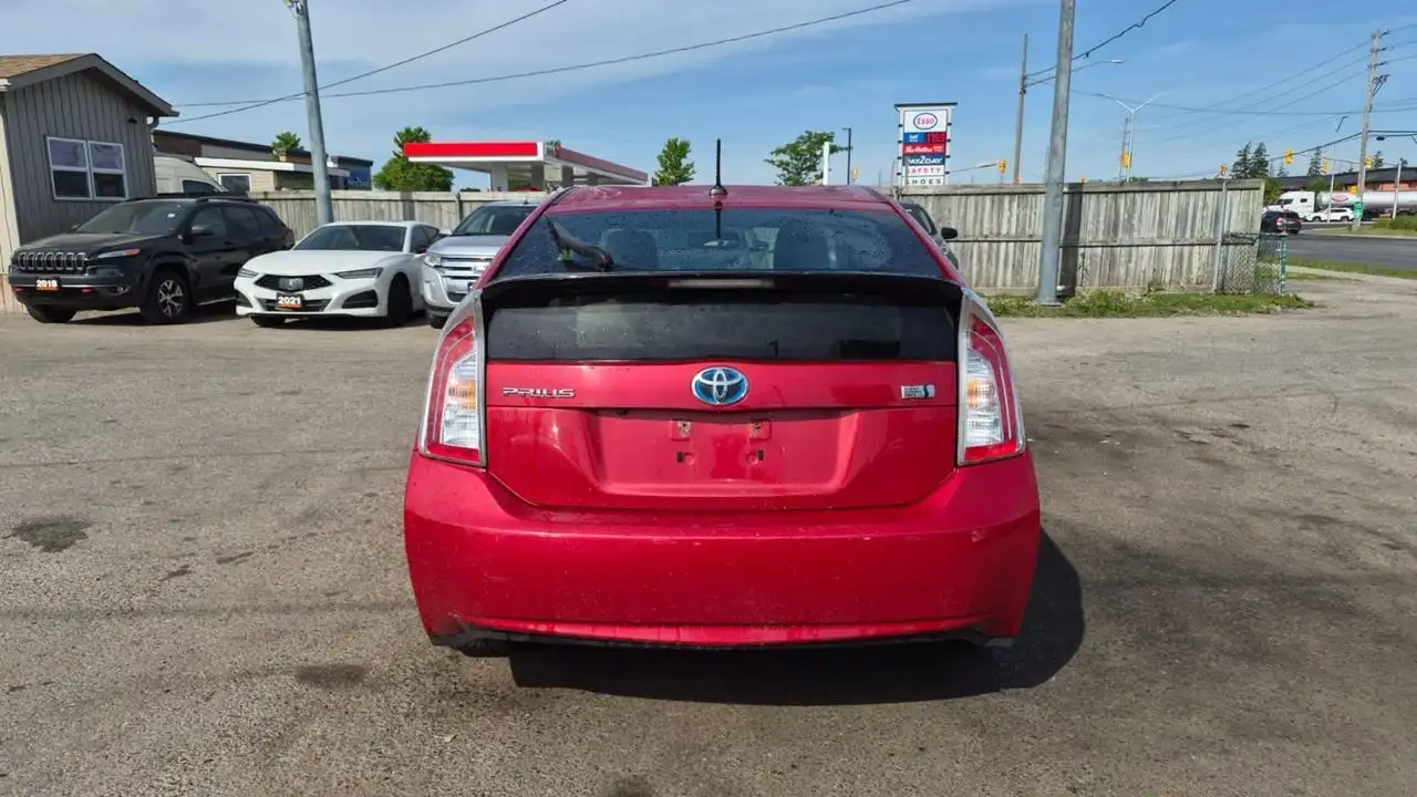 Toyota Prius снимка Toyota Prius