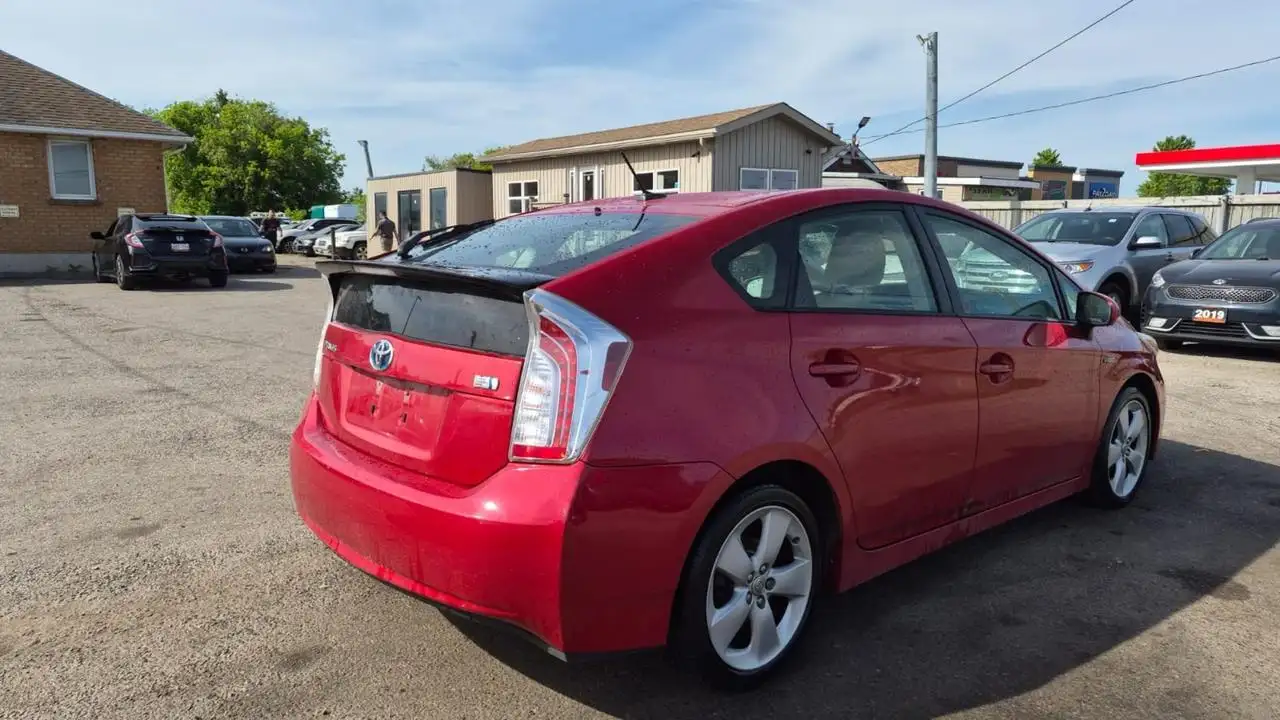 Toyota Prius снимка Toyota Prius