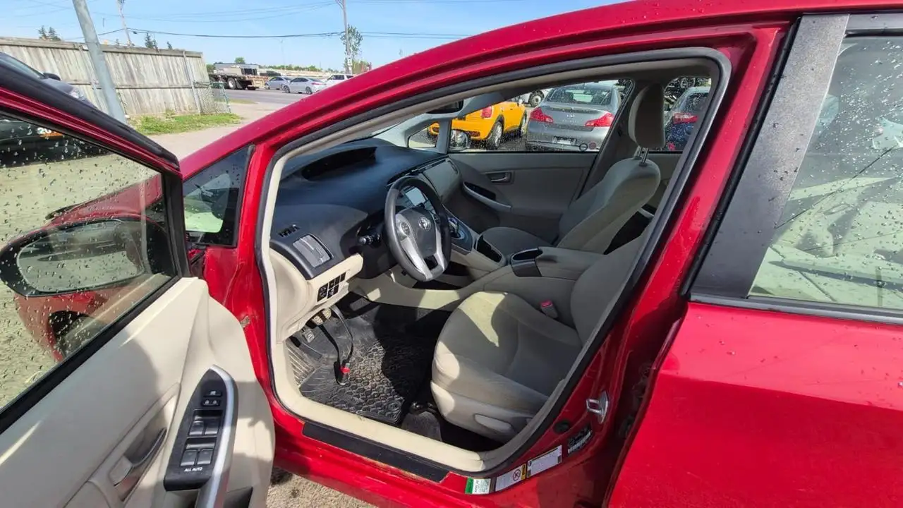 Toyota Prius снимка Toyota Prius