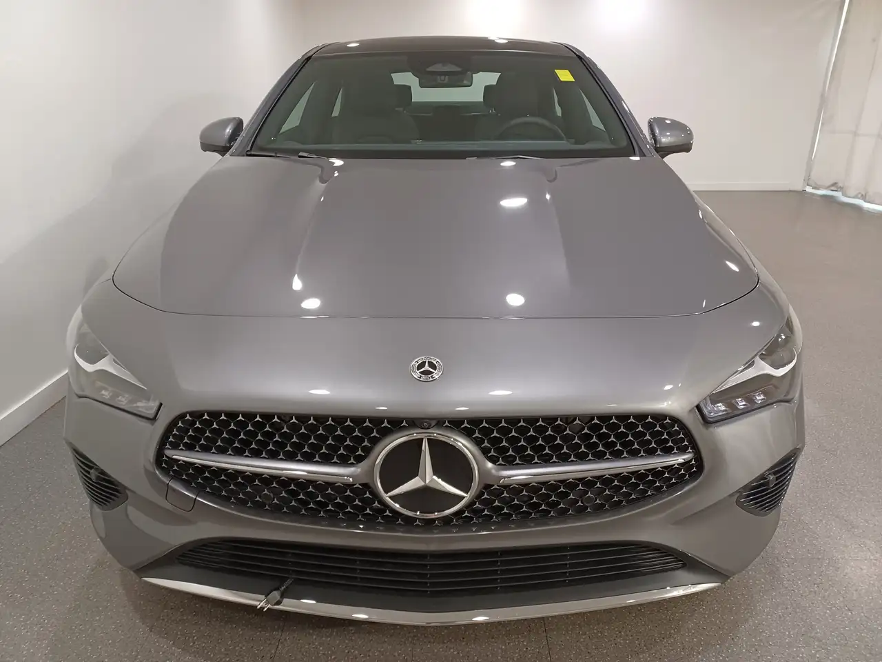 Mercedes-Benz CLA снимка Mercedes-Benz CLA