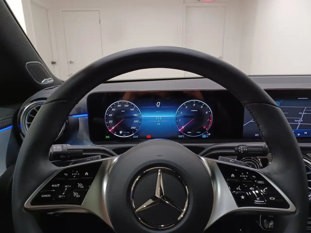 Mercedes-Benz CLA снимка Mercedes-Benz CLA