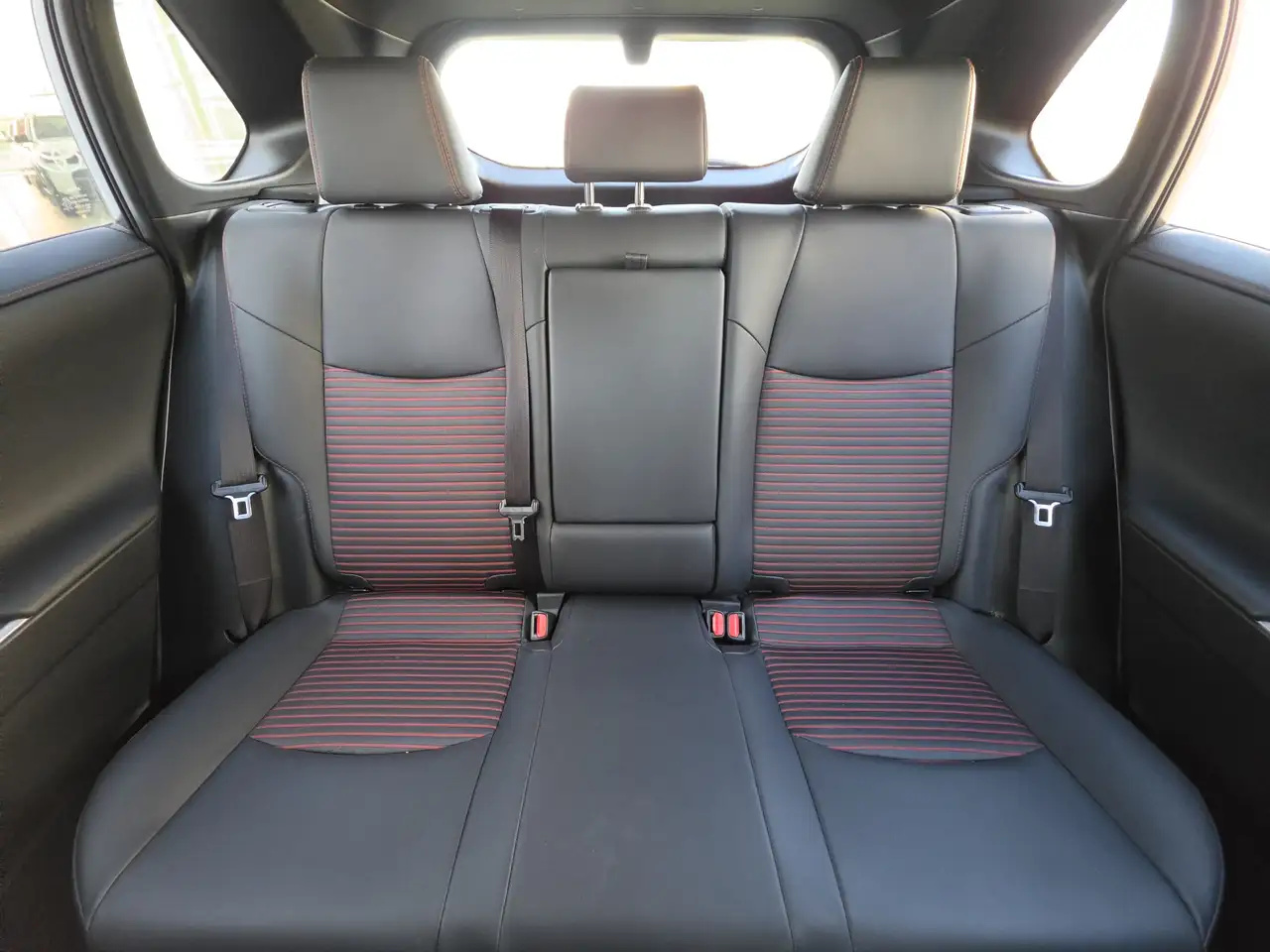 Toyota RAV 4 Prime снимка Toyota RAV 4 Prime
