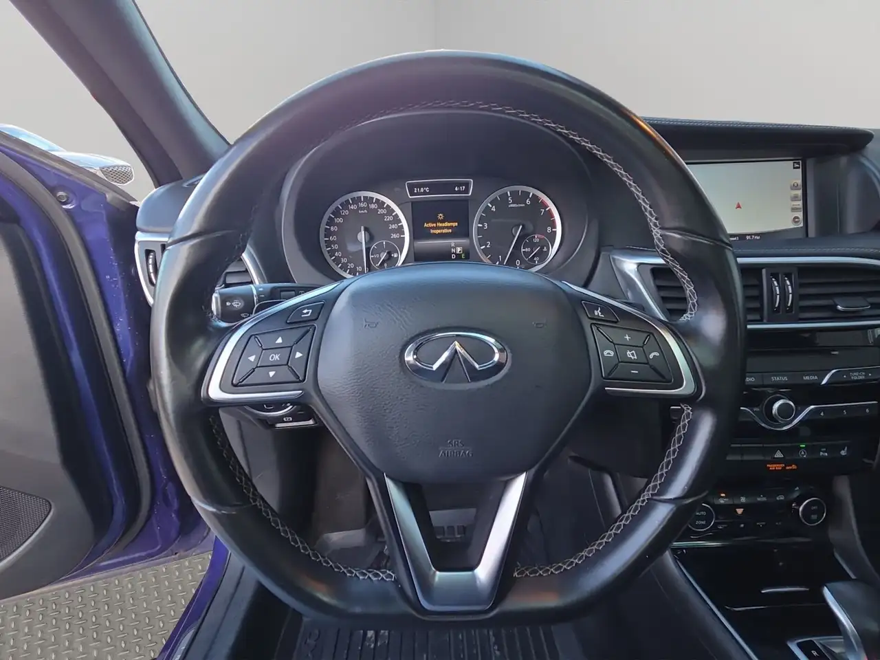Infiniti QX30 photo Infiniti QX30