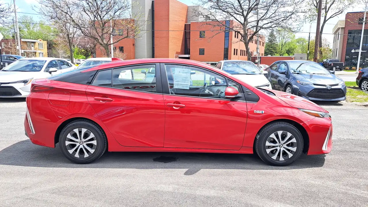 Toyota Prius Prime photo Toyota Prius Prime