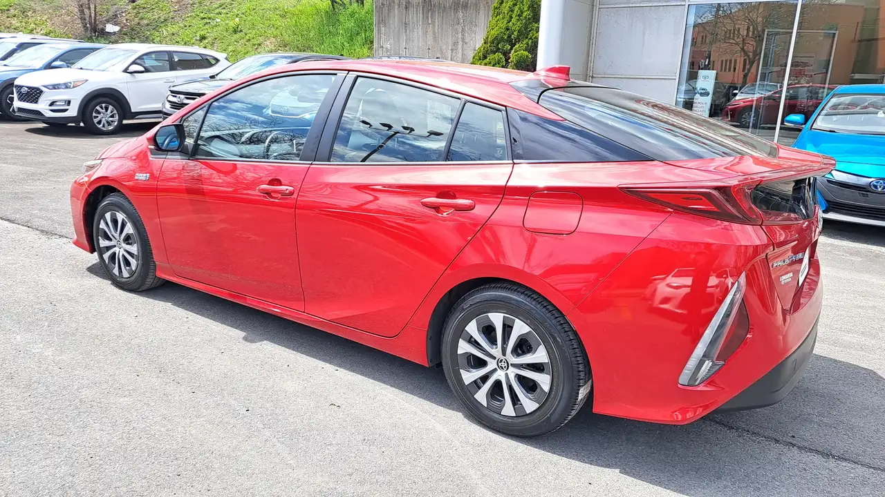 Toyota Prius Prime photo Toyota Prius Prime