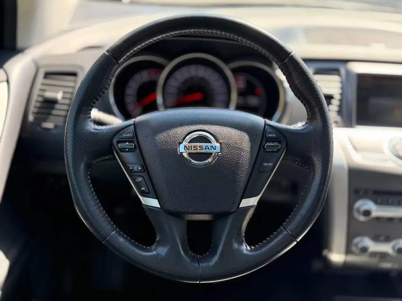 Nissan Murano снимка Nissan Murano