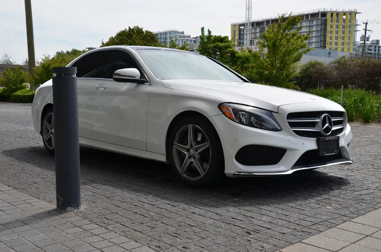 Mercedes-Benz C-Class photo Mercedes-Benz C-Class