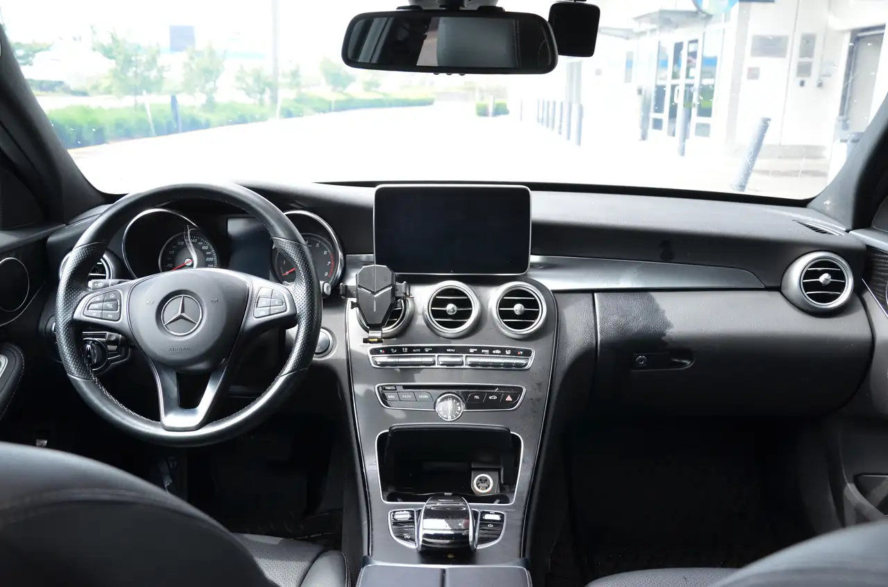 Mercedes-Benz C-Class photo Mercedes-Benz C-Class